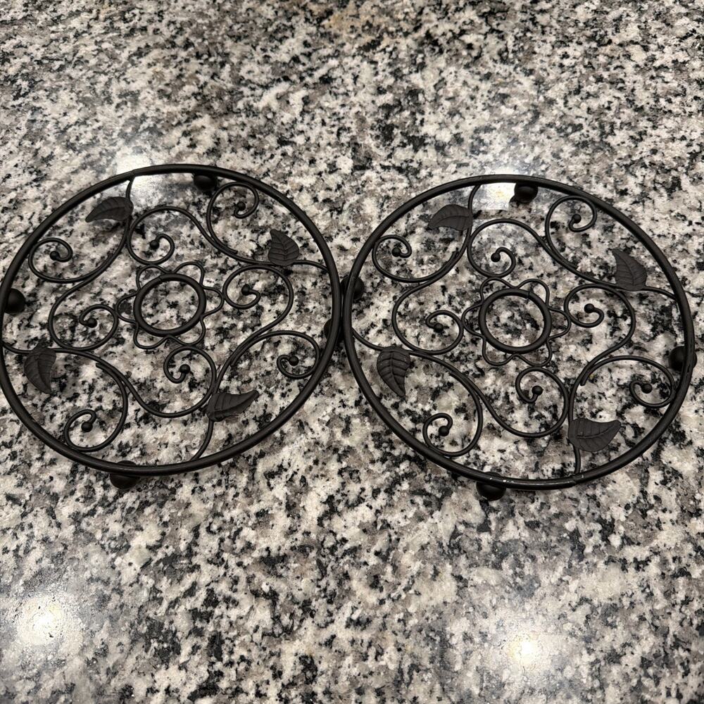 Set of 2 Wrought Iron Trivets 8" Leaf Vine Scroll Pattern Farmhouse